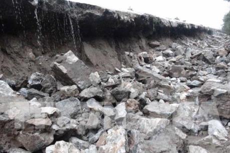 Triều cường bất ngờ dâng cao ảnh hưởng lớn đến đời sống người dân Nam Định