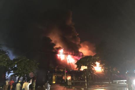 Cháy lớn tại siêu thị Thành Đô tại Hà Nội