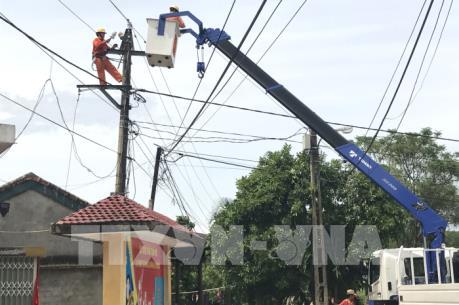 Một số khu vực bị ảnh hưởng nặng của bão số 10 đã được cấp điện trở lại