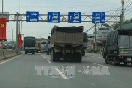 Ùn tắc hàng chục km trong nhiều giờ trên tuyến Quốc lộ 51