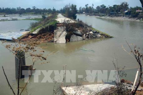 9 người chết, 4 người mất tích và 112 người bị thương do bão số 10