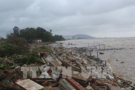 UBTW MTTQ hỗ trợ đồng bào bị thiệt hại do bão số 10