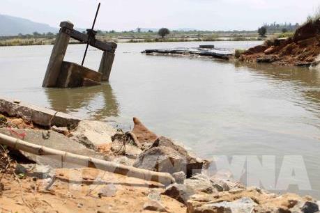 Ngành ngân hàng hỗ trợ các tỉnh miền Trung 6 tỷ đồng khắc phục hậu quả bão số 10​