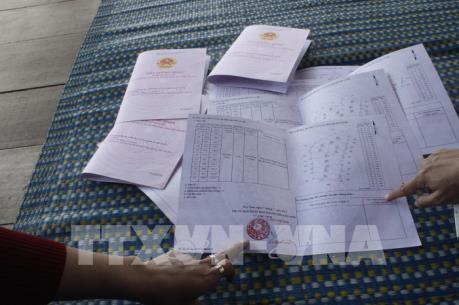 Người dân bức xúc vì một khu đất bị “xé” thành nhiều sổ đỏ