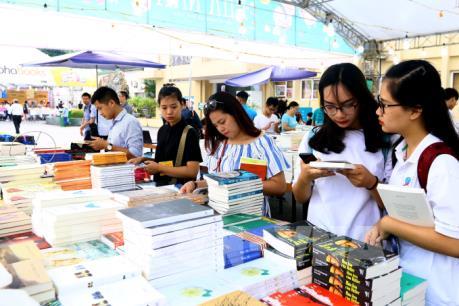 Hội Sách Hà Nội 2017: Hun đúc tình yêu văn hóa đọc