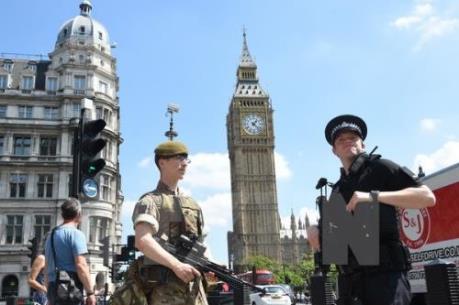 Anh: Tấn công bằng acid, 6 người thương vong