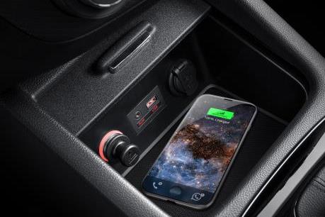Mẫu sedan cỡ trung duy nhất ở Việt Nam được trang bị sạc điện thoại không dây