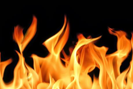 Hà Nội: Cháy lớn tại cơ sở sửa chữa ô tô, hai người tử vong