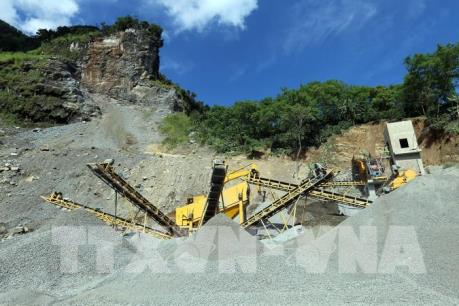 Nhiều sai phạm ở mỏ khai thác đá trên đèo Tằng Quái- Mường Ẳng (Điện Biên)