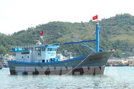 Ngư dân miền Trung hiện đại hóa tàu đánh bắt xa bờ bằng tàu composite