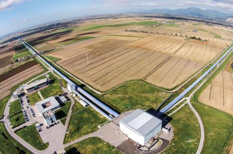 Sóng hấp dẫn liên tục được phát ra sau vụ va chạm của 2 hố đen