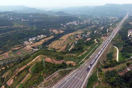 Chính thức vận hành tuyến vận tải đường bộ - đường sắt kết nối Đông Nam Á với châu Âu