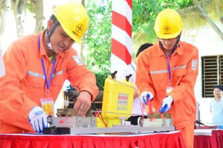 EVNNPC vinh danh 87 thợ giỏi
