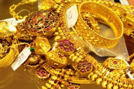 Giá vàng châu Á rơi xuống mức thấp nhất của bảy tuần