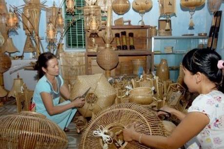 Hội chợ Công nghiệp-Thương mại khu vực Đồng bằng sông Cửu Long quy tụ hơn 300 gian hàng 