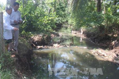 Bình Phước:  Khắc phục sự cố dầu tràn ra suối Bưng Dục