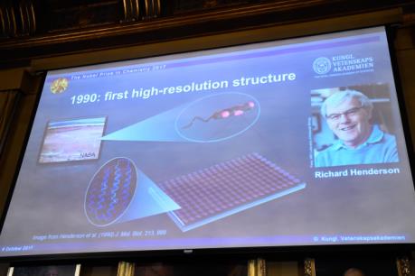 Kính hiển vi điện tử nghiệm lạnh giành giải Nobel Hóa học 2017
