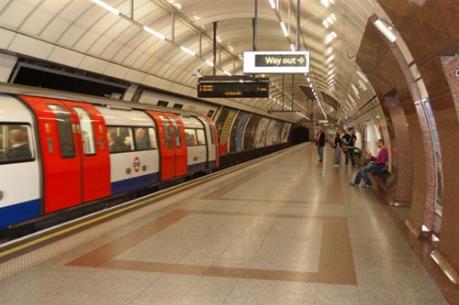 Nhà ga tại London bị phong tỏa do phát hiện bưu kiện khả nghi