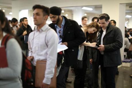 Thêm nhiều dấu hiệu tích cực từ lĩnh vực việc làm và chế tạo của Mỹ