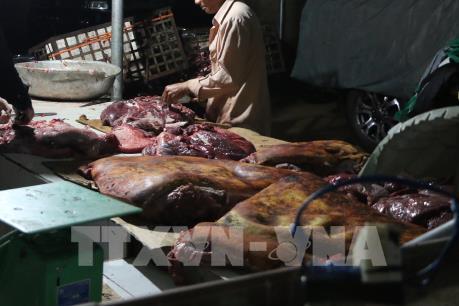 Bắt quả tang cơ sở giết mổ lợn bị bệnh bán ra thị trường