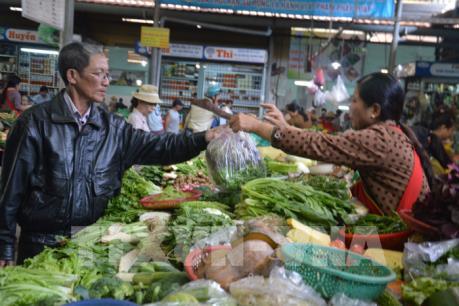 Giá nhiều loại rau xanh ở Nghệ An tăng cao