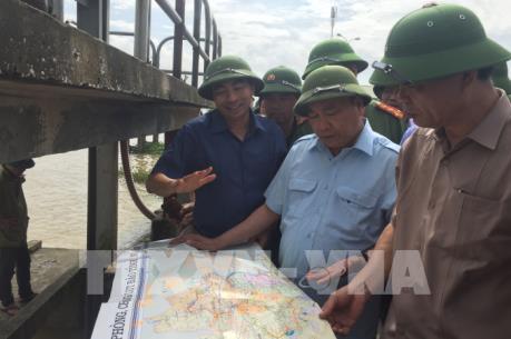 Thủ tướng chỉ đạo việc ứng phó với mưa lũ tại đê Hoàng Long, Ninh Bình