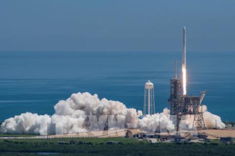 SpaceX tái sử dụng tên lửa đẩy, phóng thành công vệ tinh thương mại