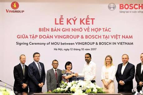 Vingroup và Bosch ký biên bản hợp tác ‎sản xuất ô tô và xe máy điện