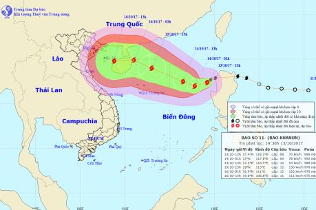 Bão số 11 tiến gần đảo Hoàng Sa, gió giật cấp 10