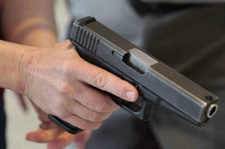 Dùng súng tự chế cướp tài sản để lấy tiền tiêu sài