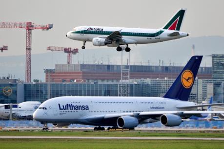 Italy đổ thêm tiền cứu hãng hàng không Alitalia