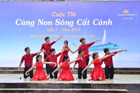 Vietnam Airlines đồng hành với cuộc thi “Cùng Non Sông Cất Cánh” lần thứ 7