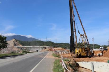 Sớm hoàn thành dự án cao tốc La Sơn - Túy Loan