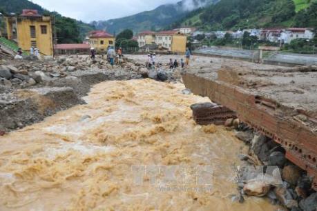 Thủ tướng chỉ đạo tiếp tục hỗ trợ các địa phương khắc phục hậu quả thiên tai