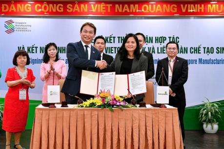 Vietcombank và Liên đoàn chế tạo Singapore ký thỏa thuận hợp tác toàn diện