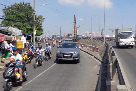 Thông xe cây cầu lịch sử Nhị Thiên Đường 1