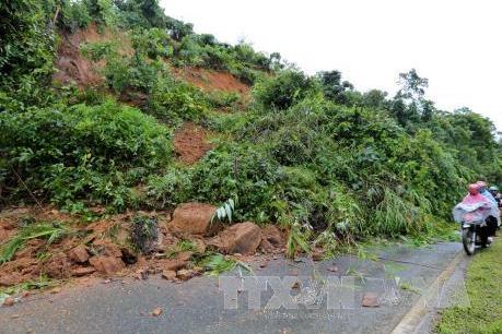 Dự kiến đến 5/11 khắc phục xong điểm sạt lở trên Quốc lộ 279