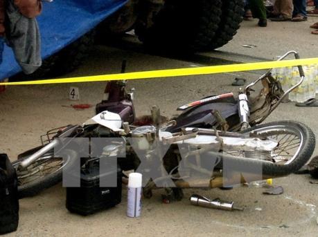 Đường Hồ Chí Minh: Xe tải đâm trực diện xe máy khiến 5 người thương vong