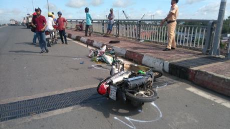 Bạc Liêu: Va chạm giữa xe tải tuột dốc và 2 xe máy khiến 4 người thương vong