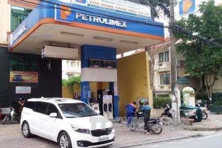 Tp. Hồ Chí Minh cơ bản hoàn thành dán tem thuế các trụ bơm xăng dầu