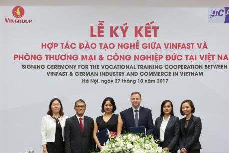 VINFAST ký hợp đồng hợp tác đào tạo nghề trong lĩnh vực cơ điện tử và cơ khí