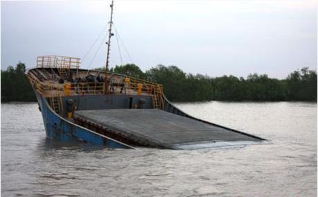 Cứu nạn thành công 12 thuyền viên bị nạn trên biển