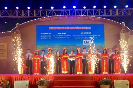 Khai mạc Hội chợ hàng công nghiệp thương mại đồng bằng sông Hồng