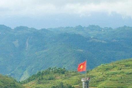 Không khí dịu mát hút du khách tìm đến Hà Giang