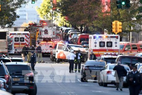 Tổng thống Donald Trump ra lệnh siết chặt kiểm soát khách du lịch nước ngoài