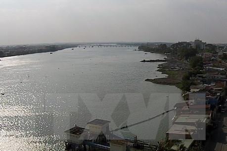 Va chạm giữa 2 tàu chở container trên sông Đồng Nai