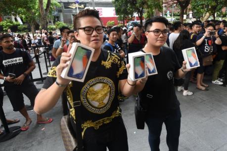 Iphone X chính thức lên kệ tại Singapore