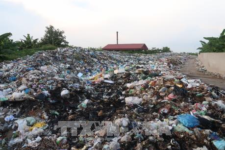 Hà Nội chỉ đạo giải quyết ổn định đời sống vùng xử lý rác thải Xuân Sơn