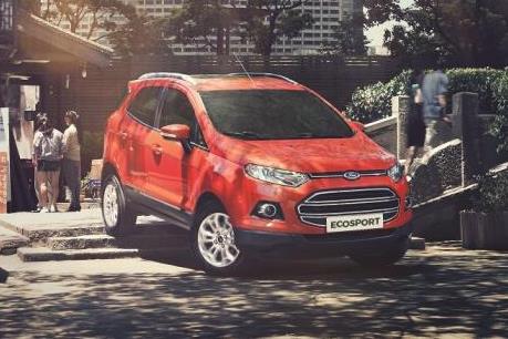 Lãi ròng của Ford giảm hơn một nửa