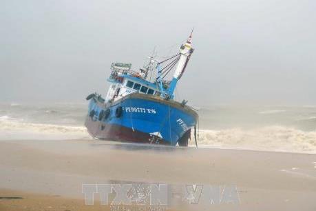 Chùm ảnh bão số 12 gây thiệt hại tại các địa phương